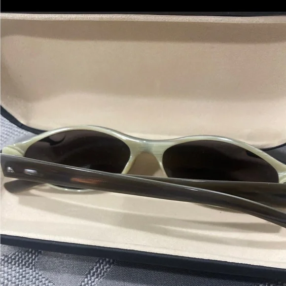 NWT Gucci cat/ retro shaped women’s sunglasses - Picture 4 of 7